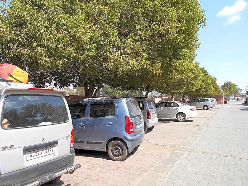 Lion Lords Inn-Rajula