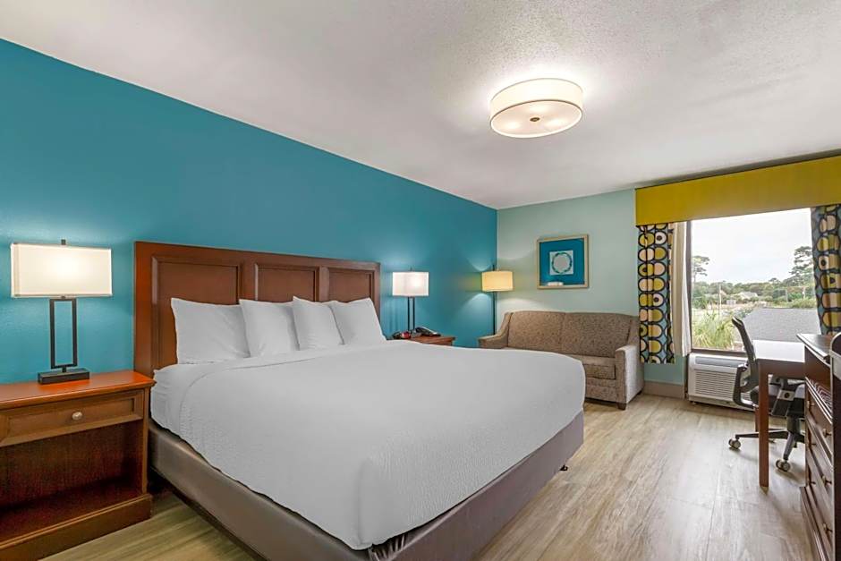 Photo 1 of 4 of 1 King Bed with Sofabed, Mobility Accessible, Roll in Shower