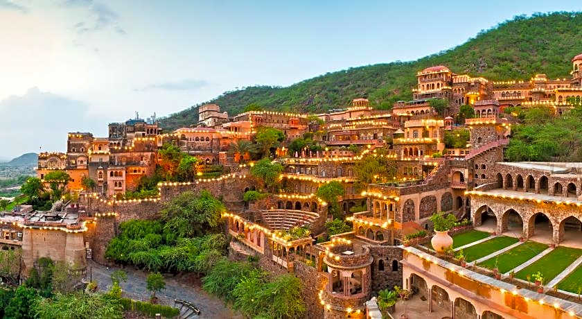 Neemrana Fort-Palace