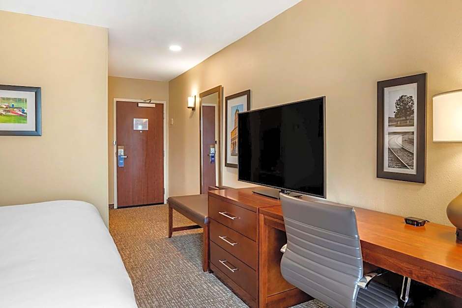 Comfort Inn & Suites Harrisonburg