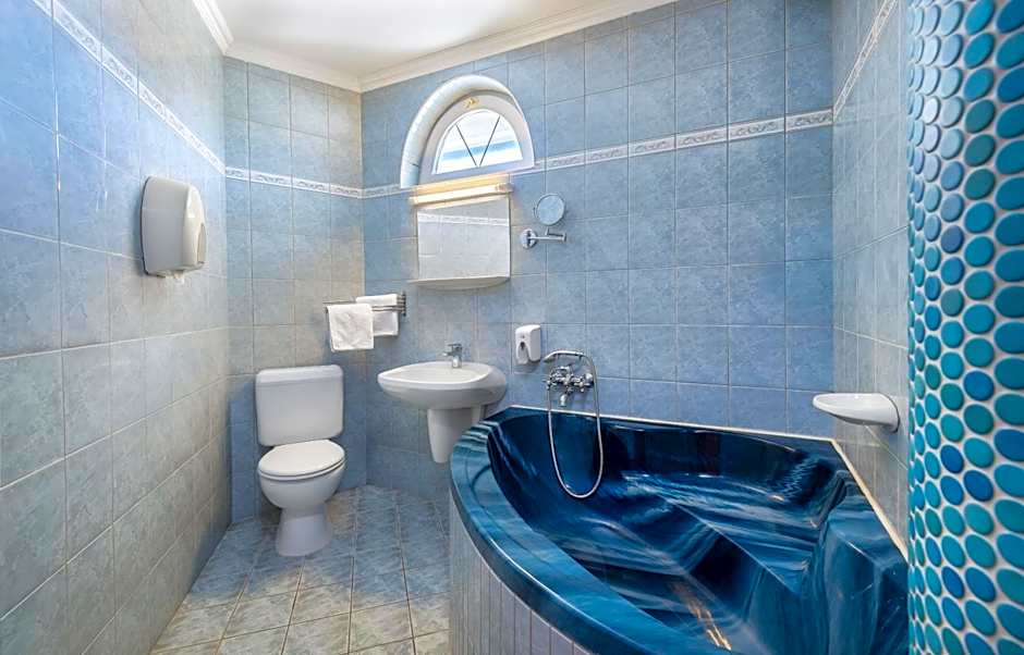 Gosztola Gyöngye-az erdő szállodája