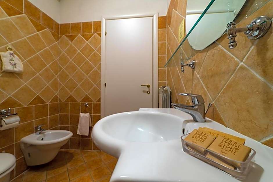 Double Room — 6 fotoğraftan 1. fotoğraf
