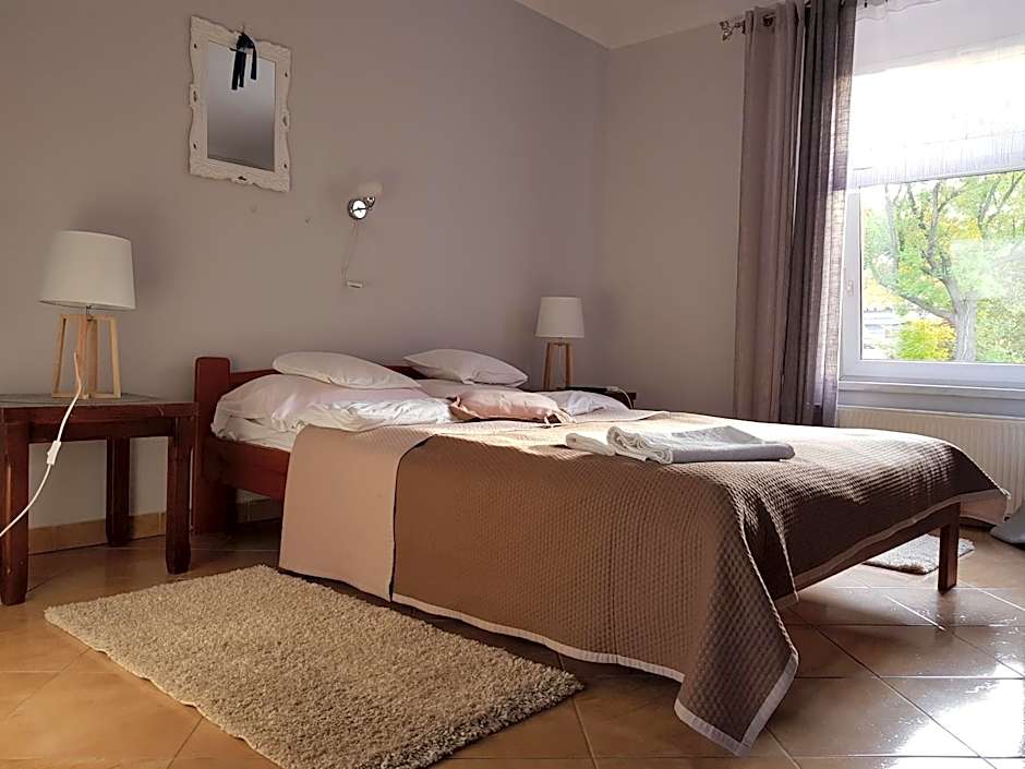 HOTEL "ZAUŁEK" Spółka Cywilna Zbigniew Świderski, Elżbieta Świderska