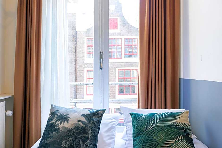 Quentin Arrive Hotel