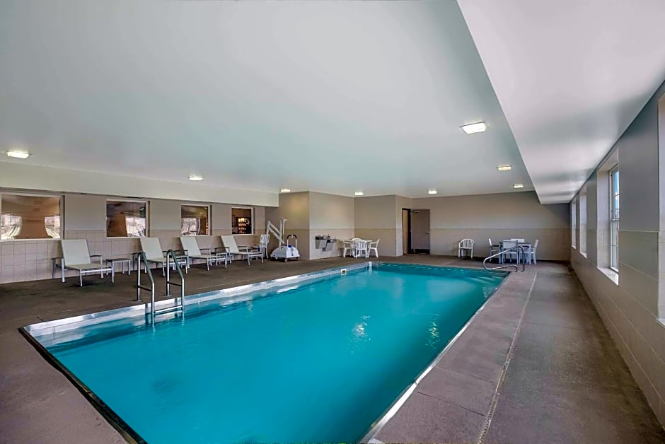 Country Inn & Suites by Radisson, Marion, IL