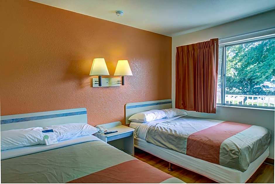 Motel 6-Grants Pass, OR