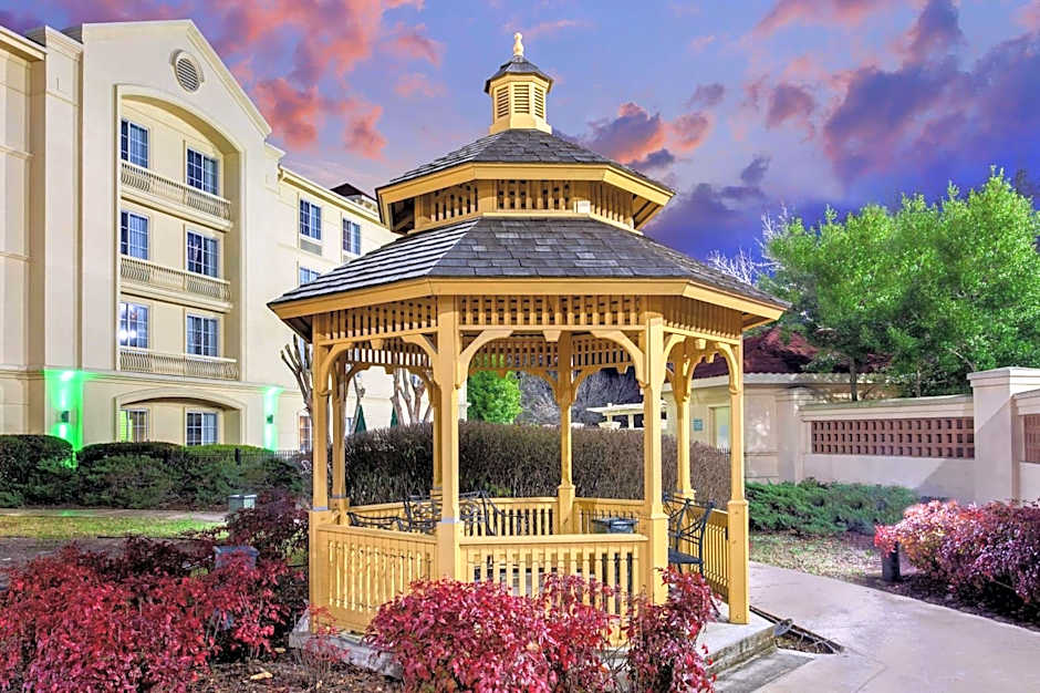 La Quinta Inn & Suites by Wyndham Birmingham Hoover