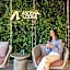 Ascona Lodge, Pool & Garden Retreat