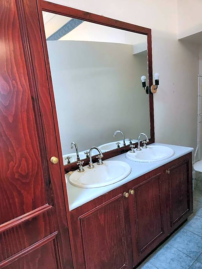 Georgian Court Bed & Breakfast