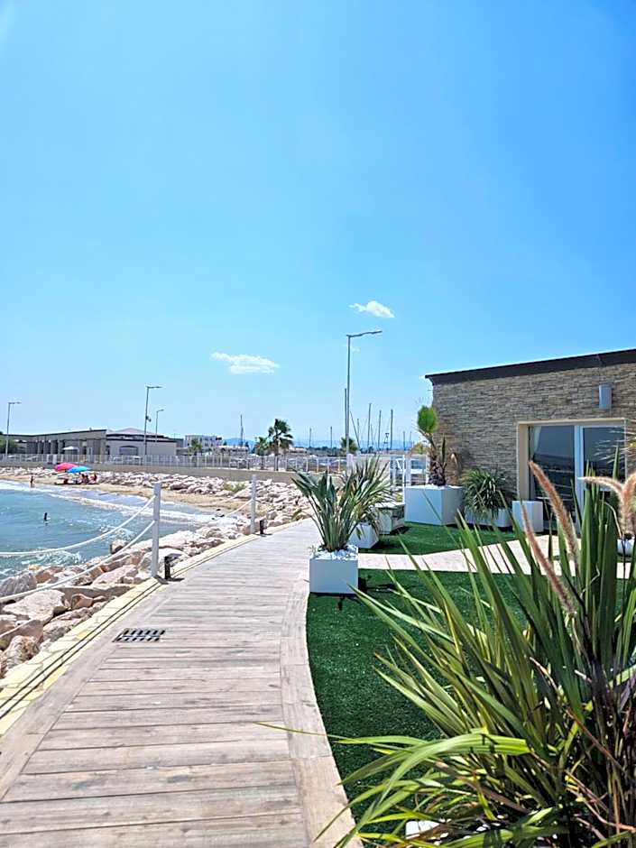 DADA Suites and Sea