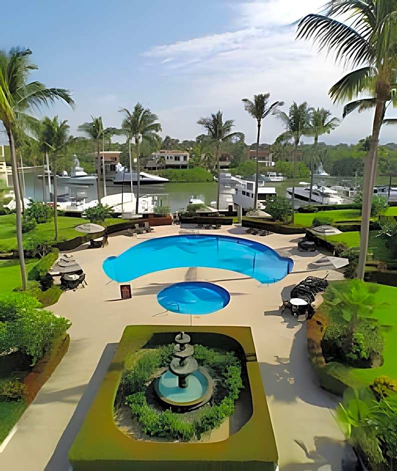 Grand Marina Villas