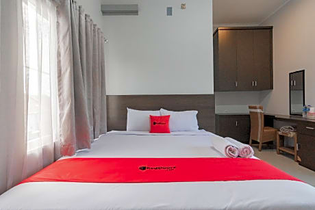 RedDoorz Syariah Plus @ Tuparev Cirebon 3