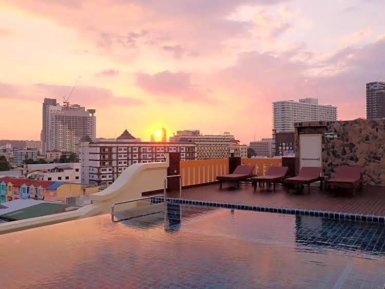 Dhotel Pattaya