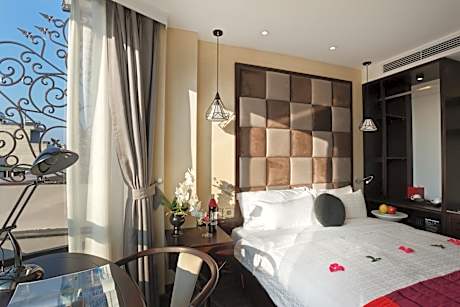 Connecting Room with City View