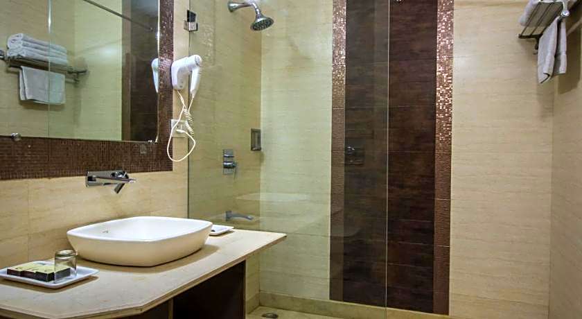 The Suncourt Hotel Yatri