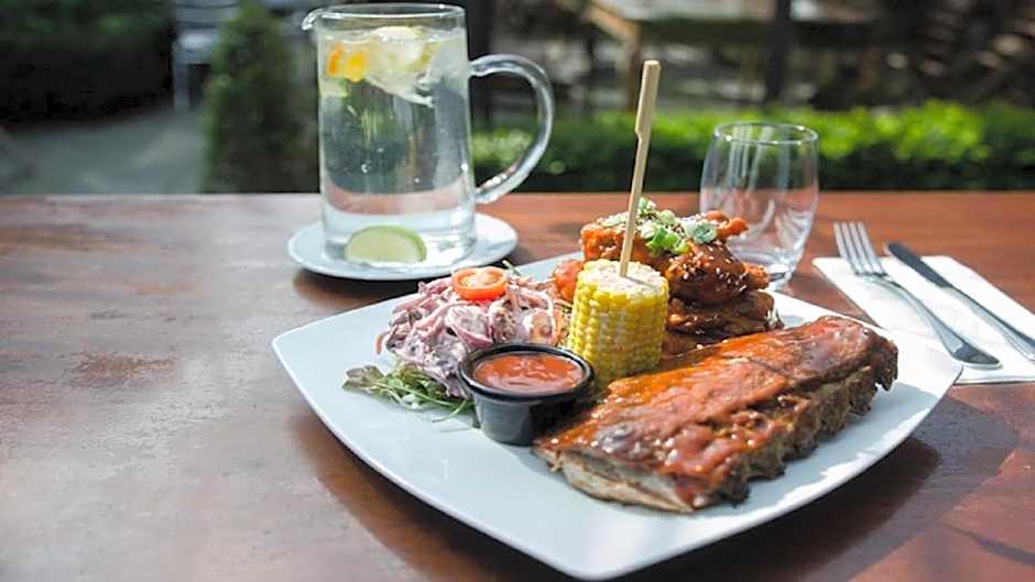 Riverbank House Hotel