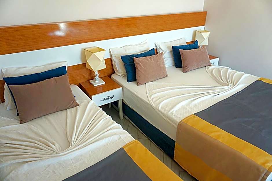 Side Legend Hotel