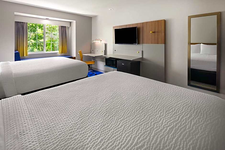 Microtel Inn & Suites by Wyndham Kearney