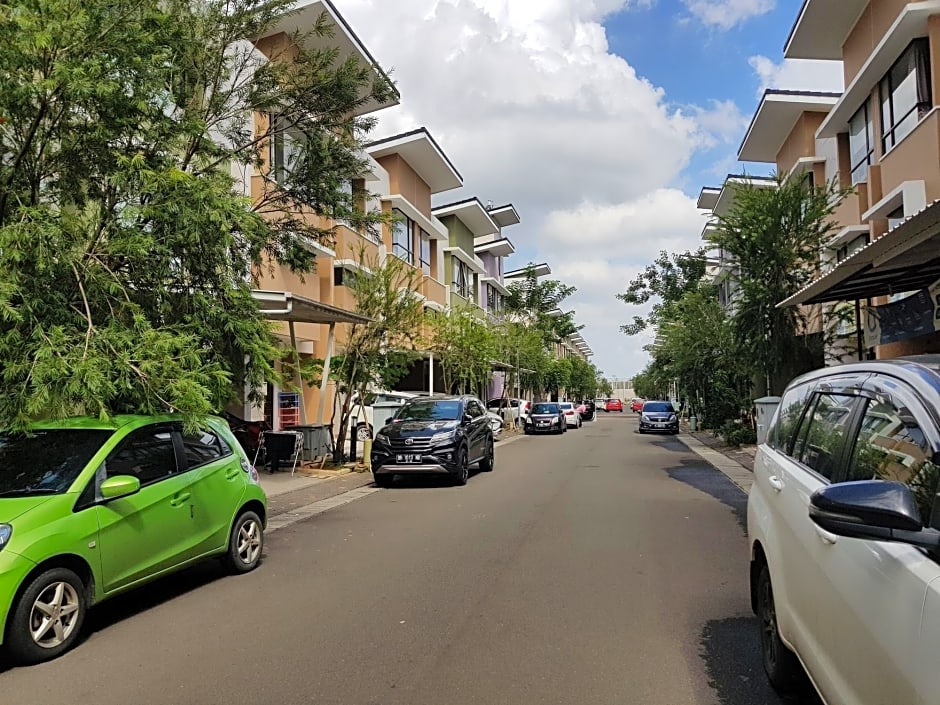 Aloha Guest House - 1 Male Only by ZUZU