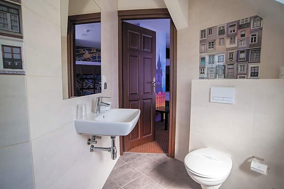 World Hostel - Old Town