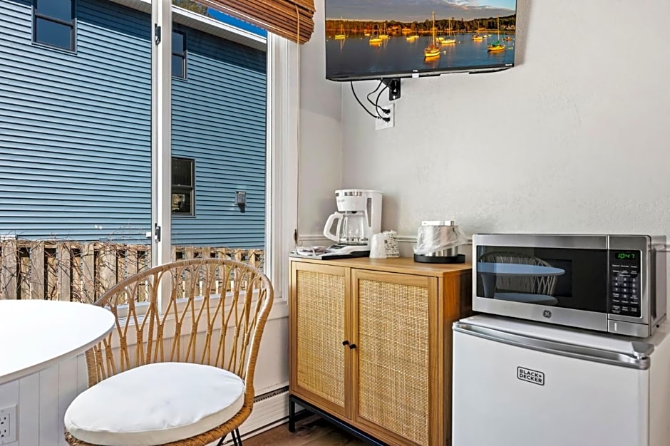 Fresh Coast Motel