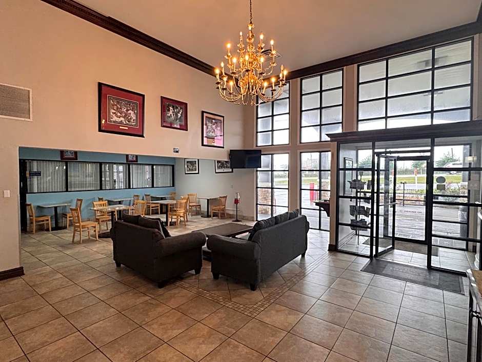 Days Inn & Suites by Wyndham Tuscaloosa - Univ. of Alabama