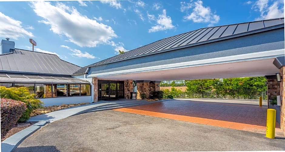 Best Western Plus Arbour Inn and Suites