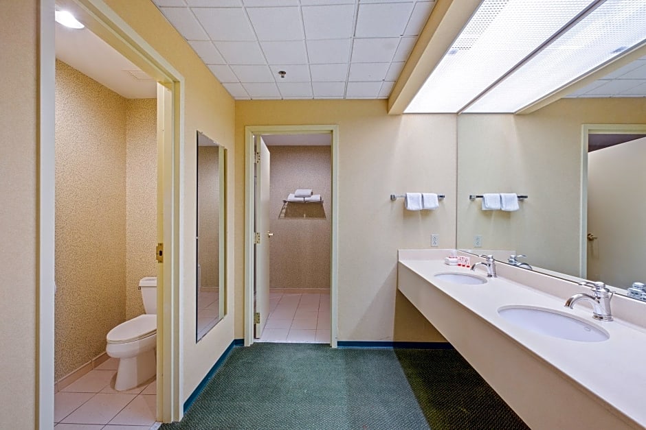 OYO Hotel St Louis Downtown City Center MO