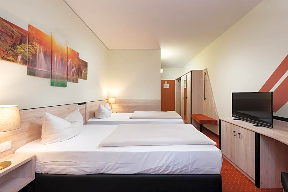 NOVINA HOTEL Sudwestpark