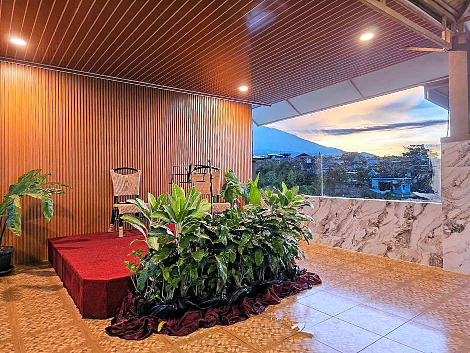 SPENCER GREEN HOTEL