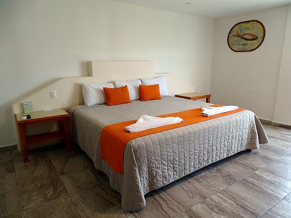 Hotel Palapa Palace Inn