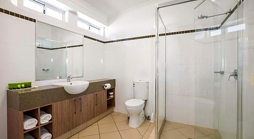 Nightcap at Golden Beach Tavern