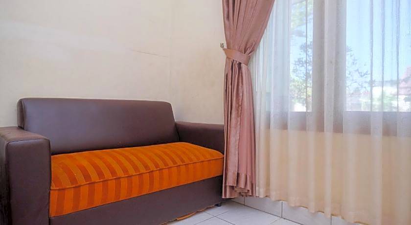 RedDoorz Syariah near Alun Alun Wonosari