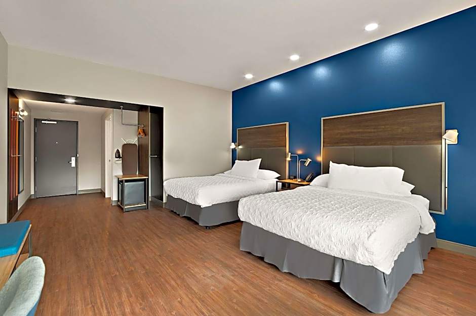 Tru by Hilton Santee