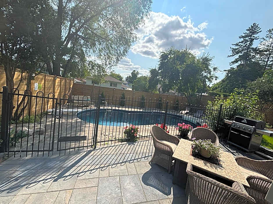 Bright & Cozy 4BR Home for Your Family Stay With Optional Pool Access