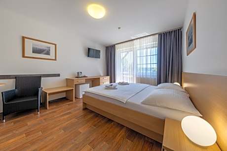 Basic Triple Room