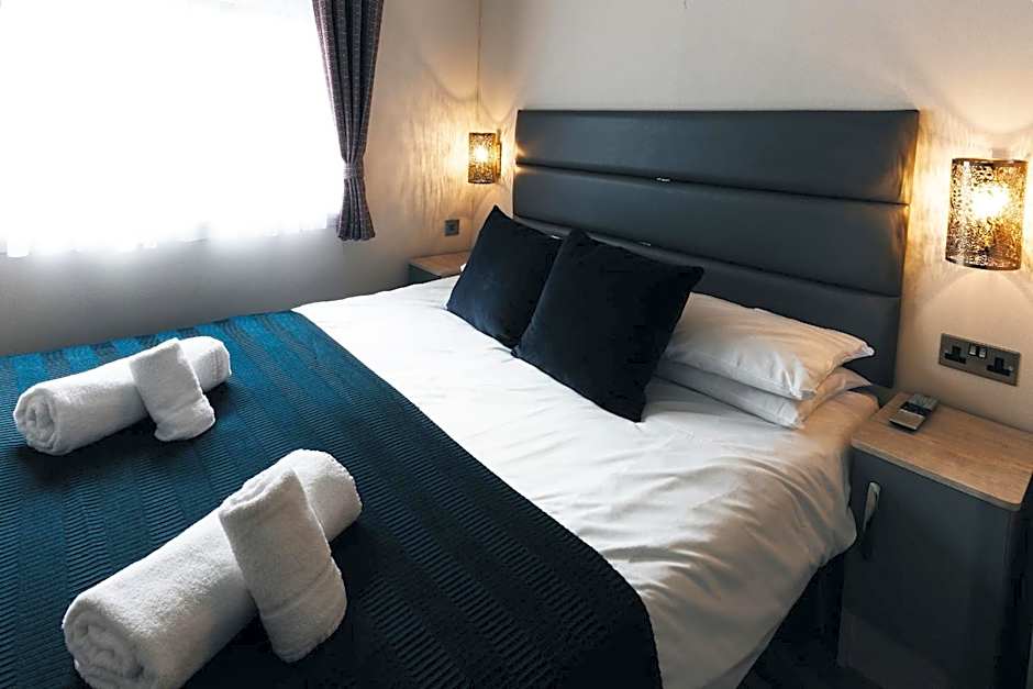 Black Bull Retreat, Barmston with Private Hot Tubs