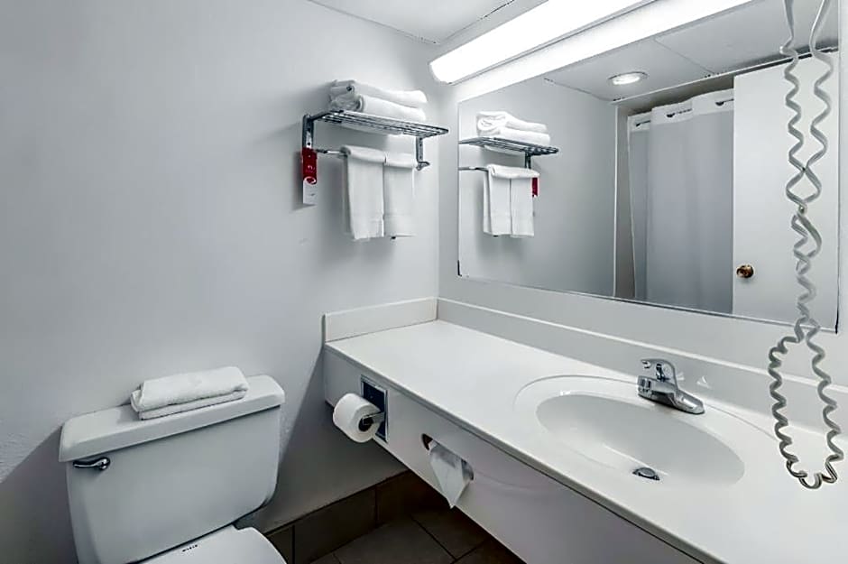 Econo Lodge Truman Inn