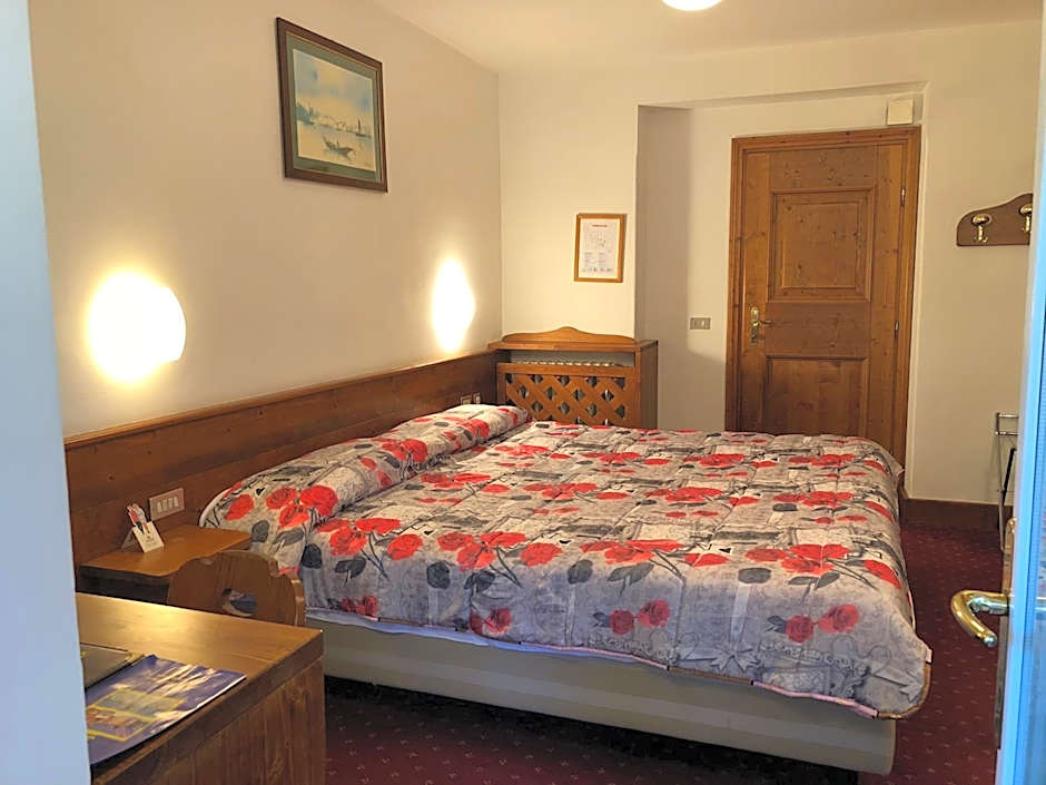 Photo 1 of 8 of Double Room