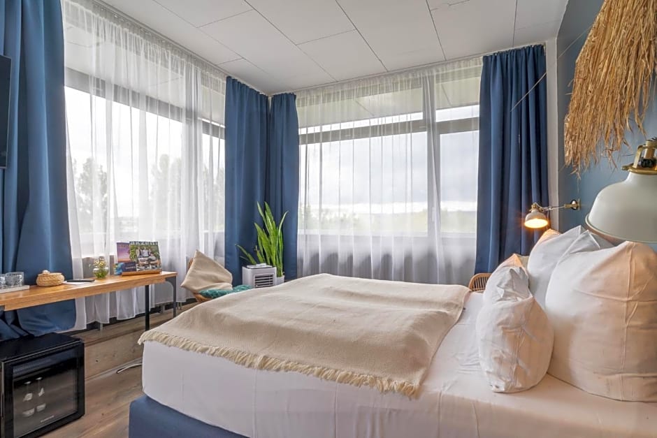 Aqua Hotel