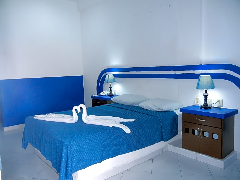 Hotel Plaza Almendros
