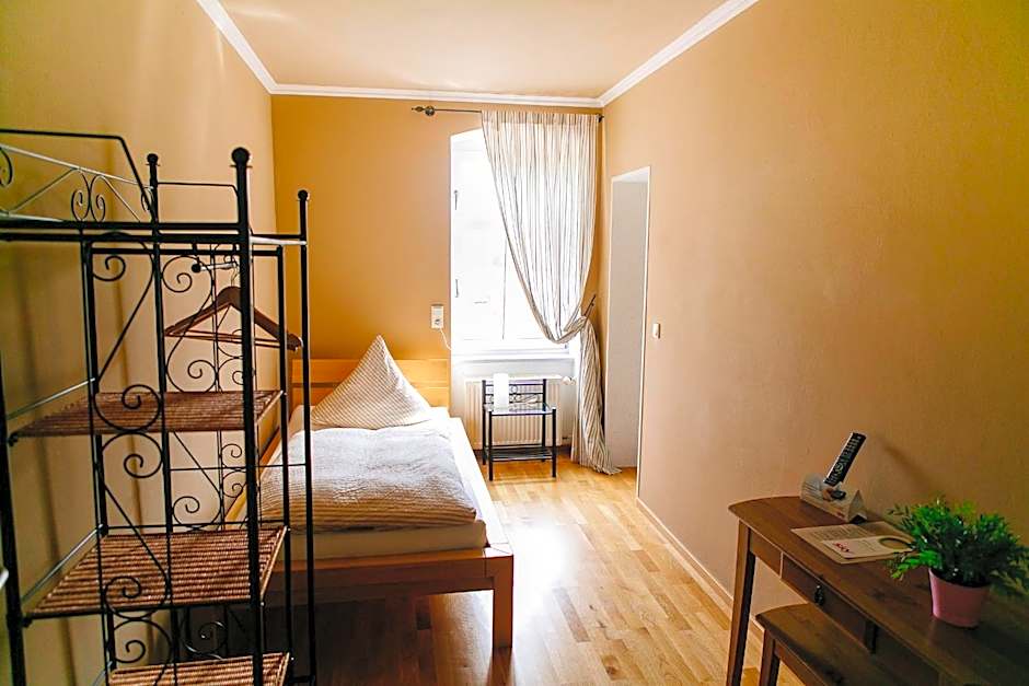 Landhotel Airport-Inn