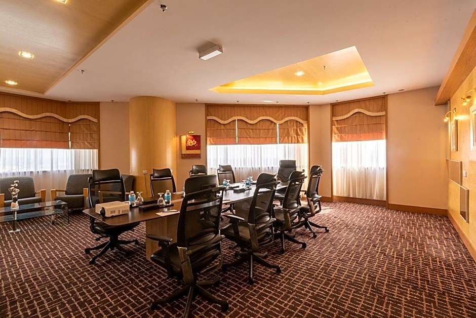 New World Suites