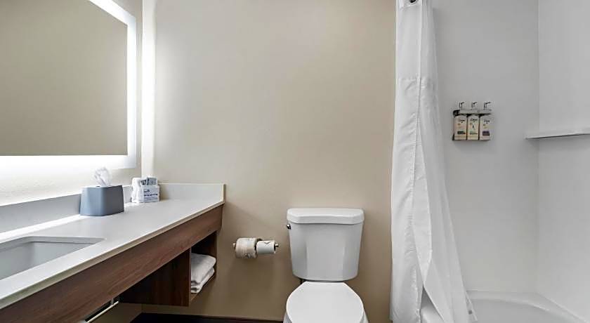 Holiday Inn Express & Suites Joplin Southeast