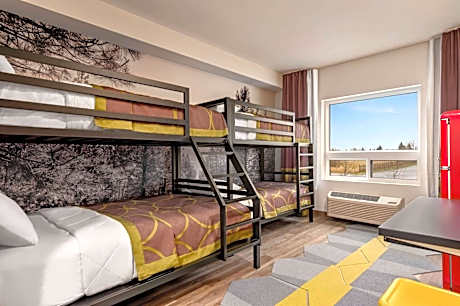 RM8 Concept room with 2 Bunk Beds, Non-Smoking