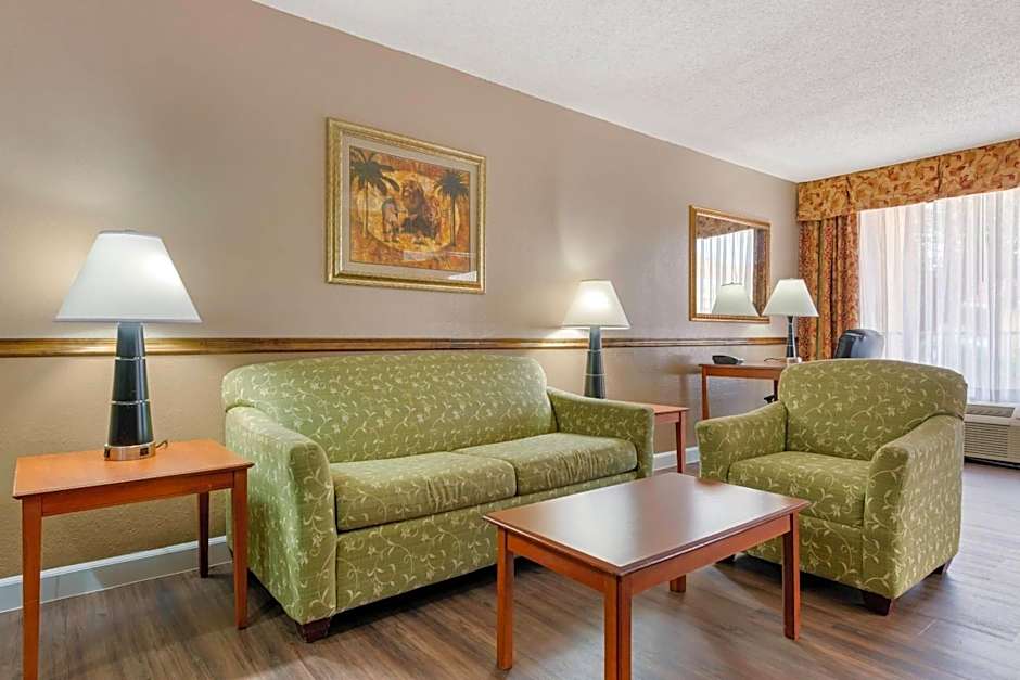 Quality Inn & Suites Conference Center