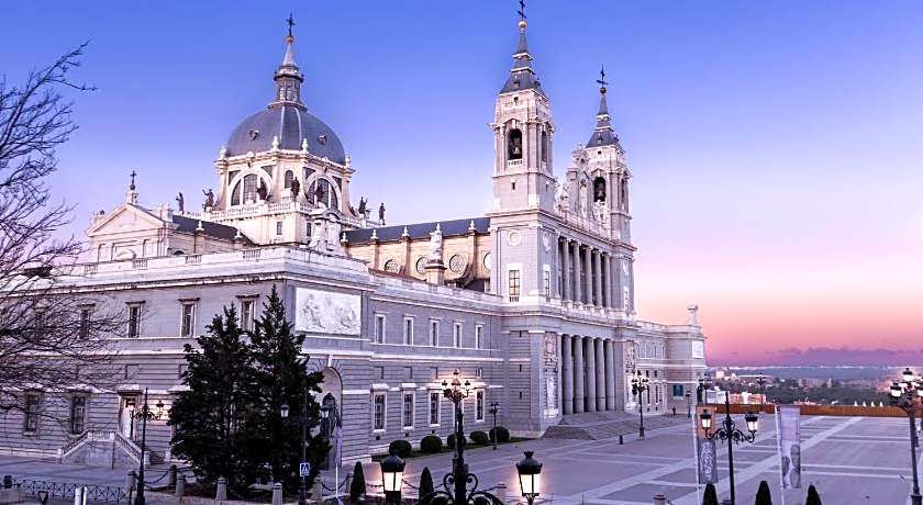 FUENCARRAL BARCELO Apartaments PARKING TPH