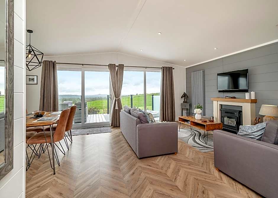 Midsomer Lodges