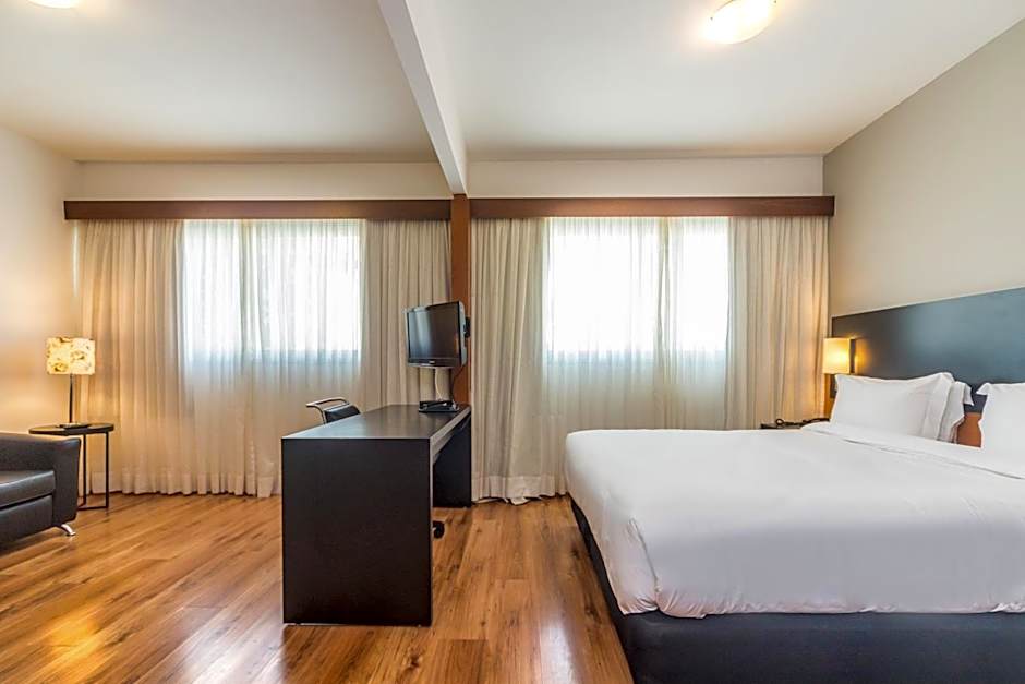 Paraiso Suites by Charlie