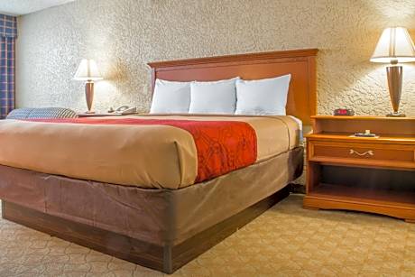 Econo Lodge Broken Arrow